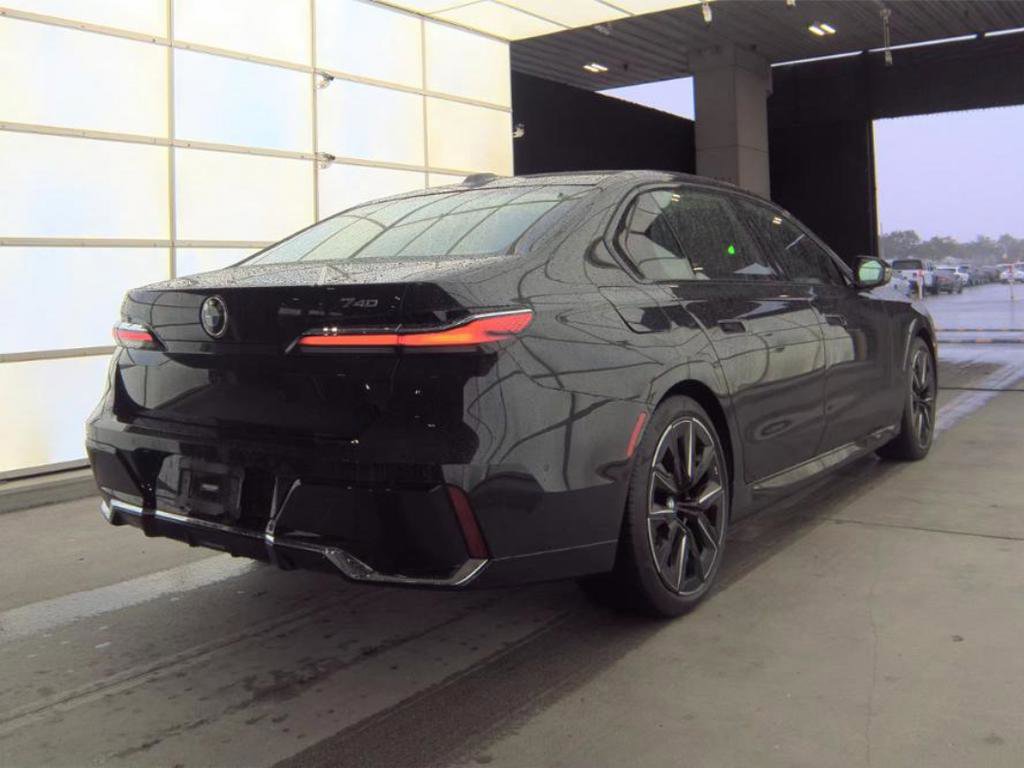 Used 2023 BMW 740i w/ Luxury Rear Seating Package image 2