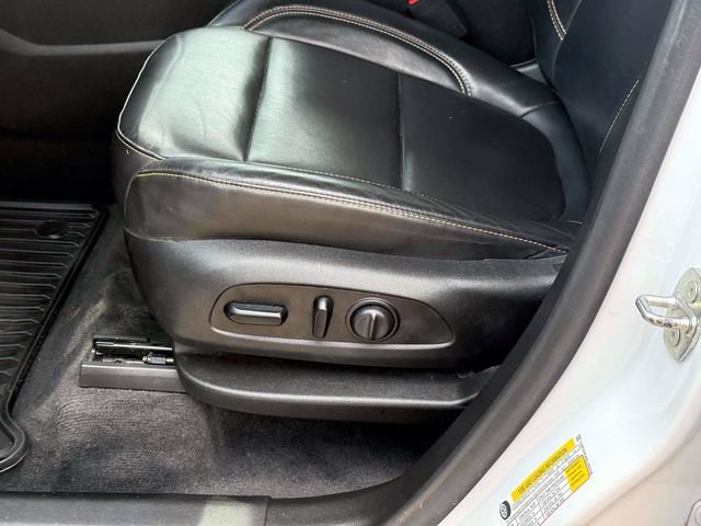 Used 2020 Chevrolet Traverse LT w/ LPO, Blackout Package AWD/4WD image 19