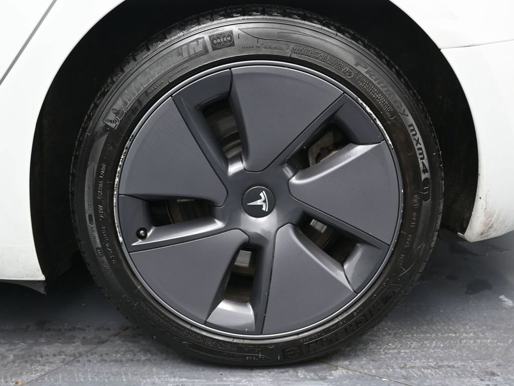 Used 2023 Tesla Model 3 Standard Range image 11