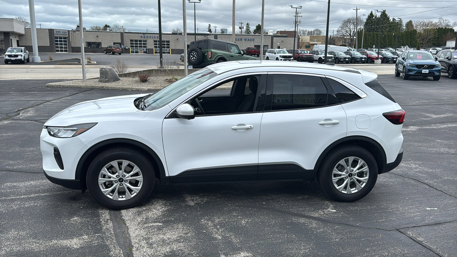 Used 2023 Ford Escape Active w/ Tech Pack #2 AWD/4WD image 5