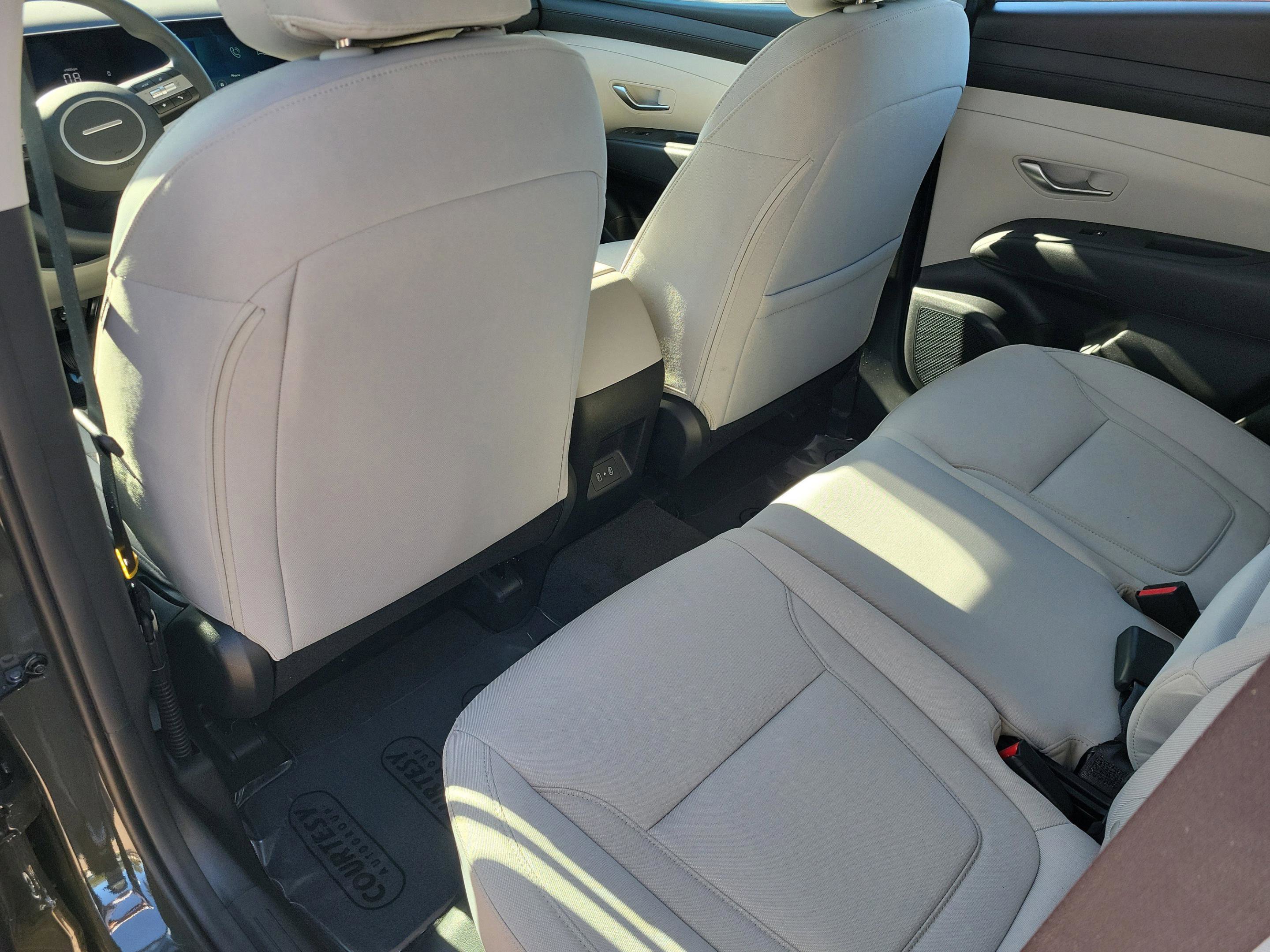 New 2026 Hyundai Tucson SE image 12