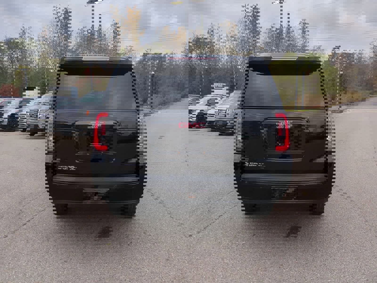 Used 2020 GMC Yukon XL SLT w/ Open Road Package image 7