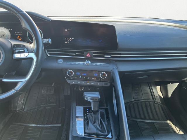 Used 2021 Hyundai Elantra Limited image 12
