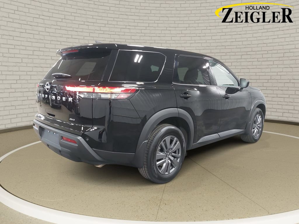 Certified 2025 Nissan Pathfinder S image 5