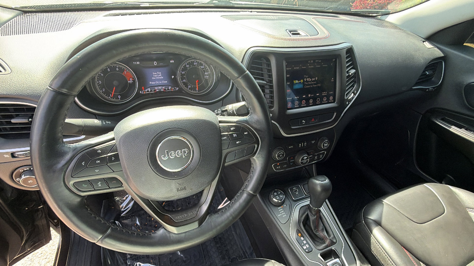 Used 2019 Jeep Cherokee Trailhawk image 25