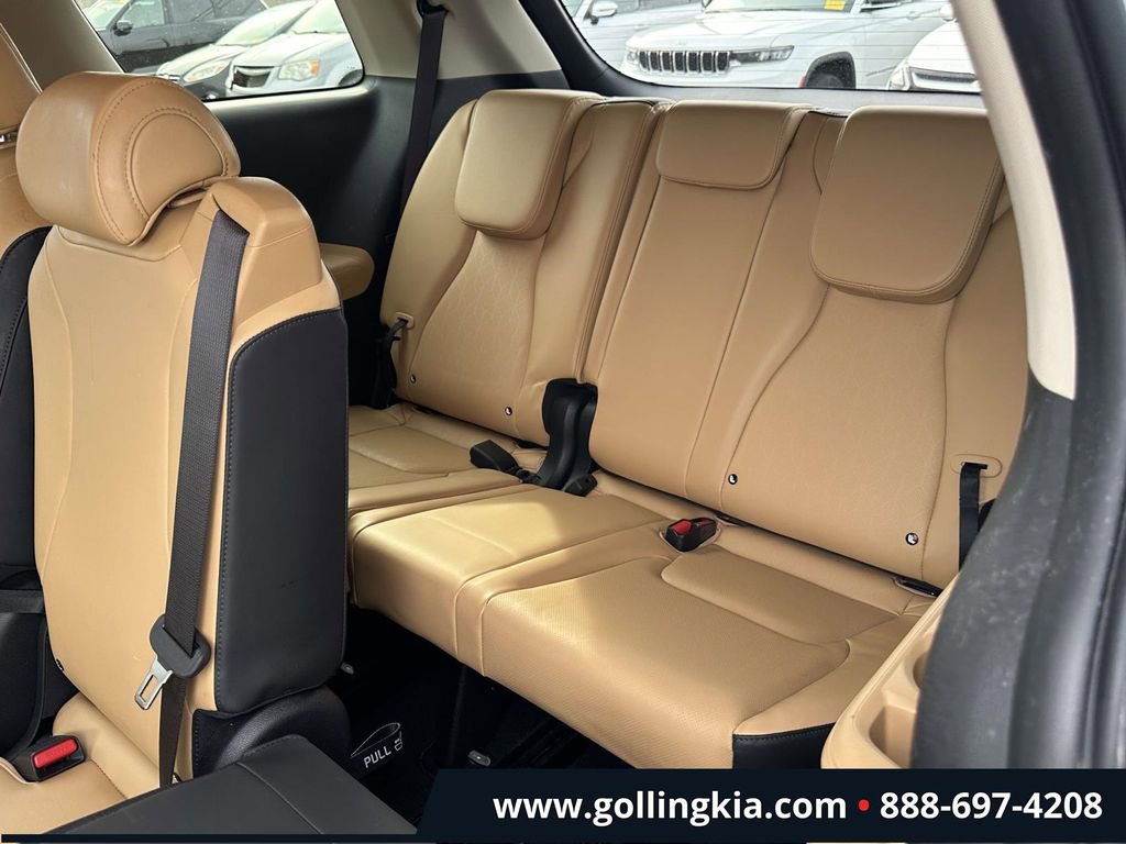 Used 2023 Kia Carnival LX image 9