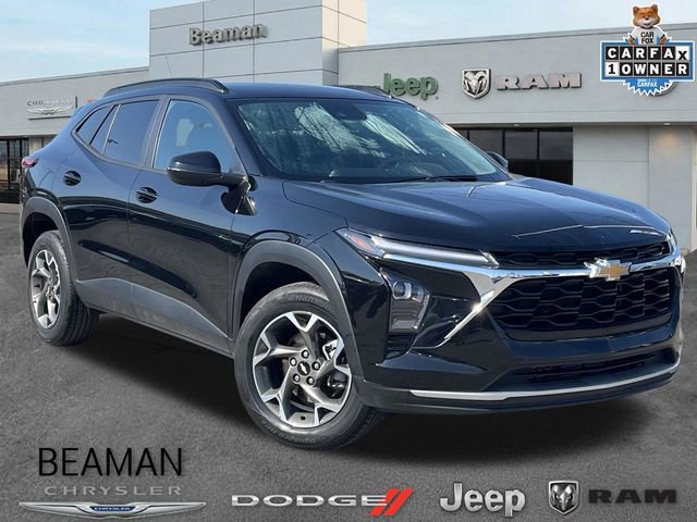 Used 2024 Chevrolet Trax LT FWD image 1