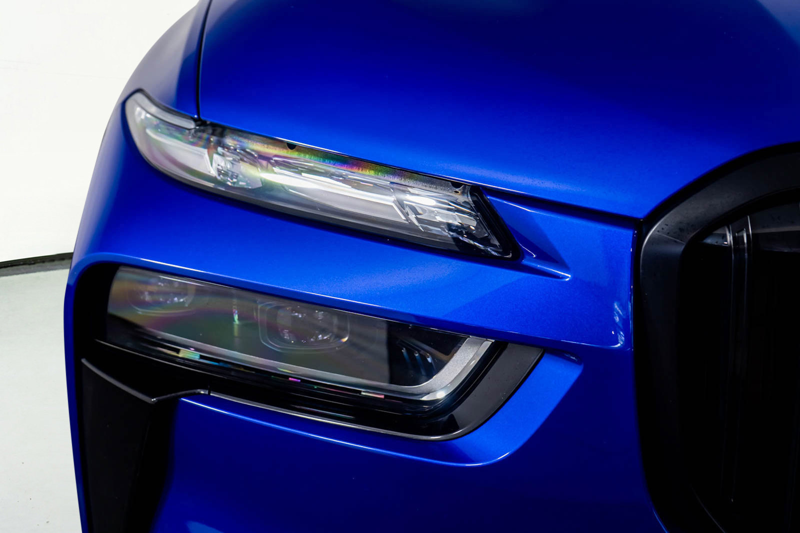 Used 2024 BMW X7 M60i w/ Premium Package image 27