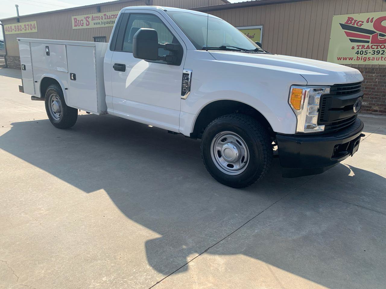 Used 2017 Ford F250 XL RWD image 1