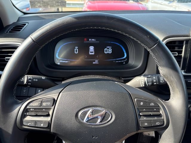 Used 2023 Hyundai Venue SEL FWD image 20