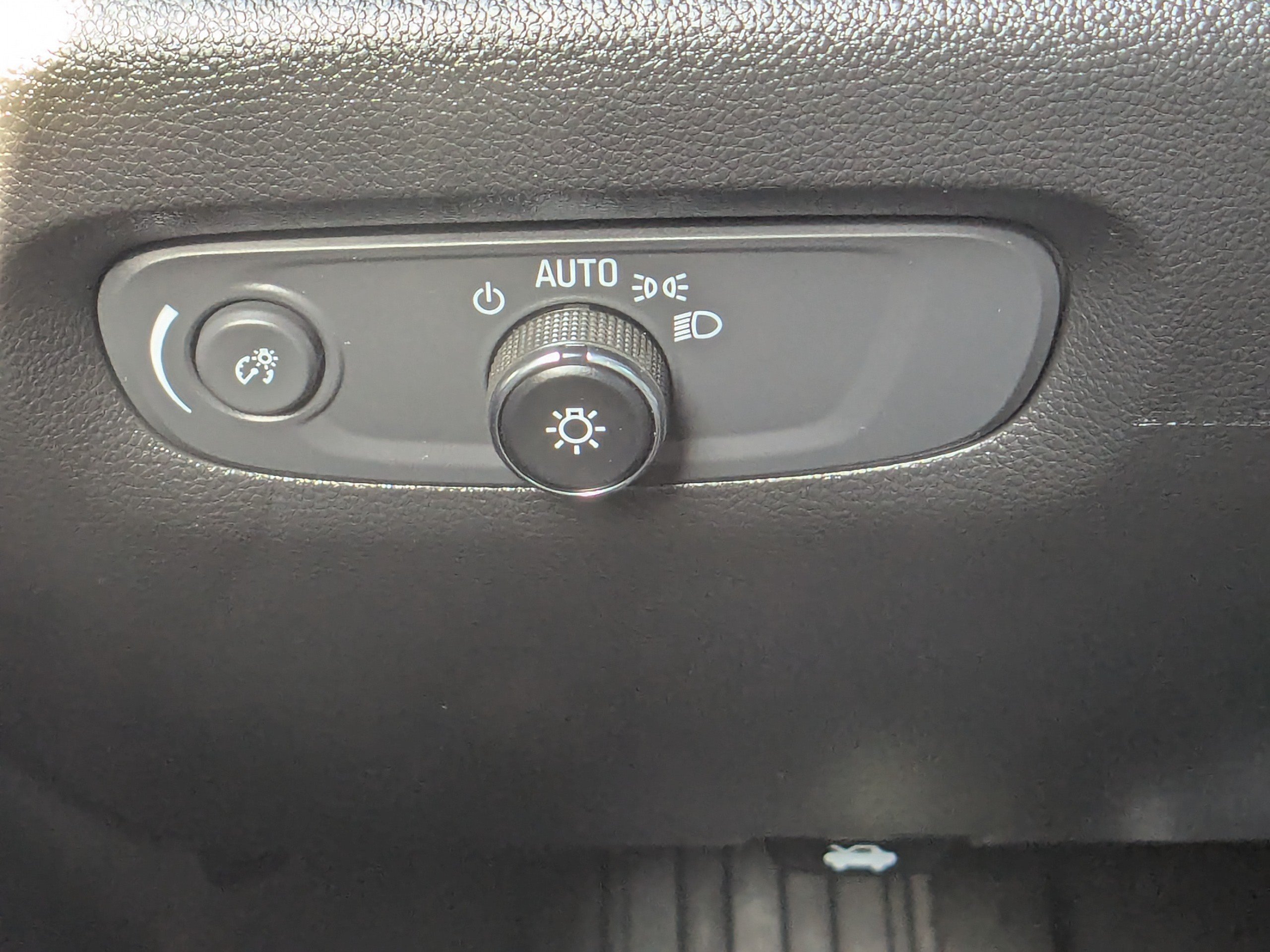Used 2023 Chevrolet Traverse LS w/ LPO, Cargo Package AWD/4WD image 30