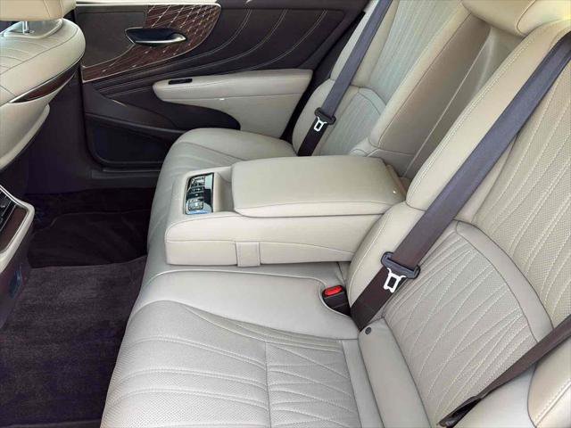 Used 2020 Lexus LS 500 AWD w/ Interior Upgrade Package image 15