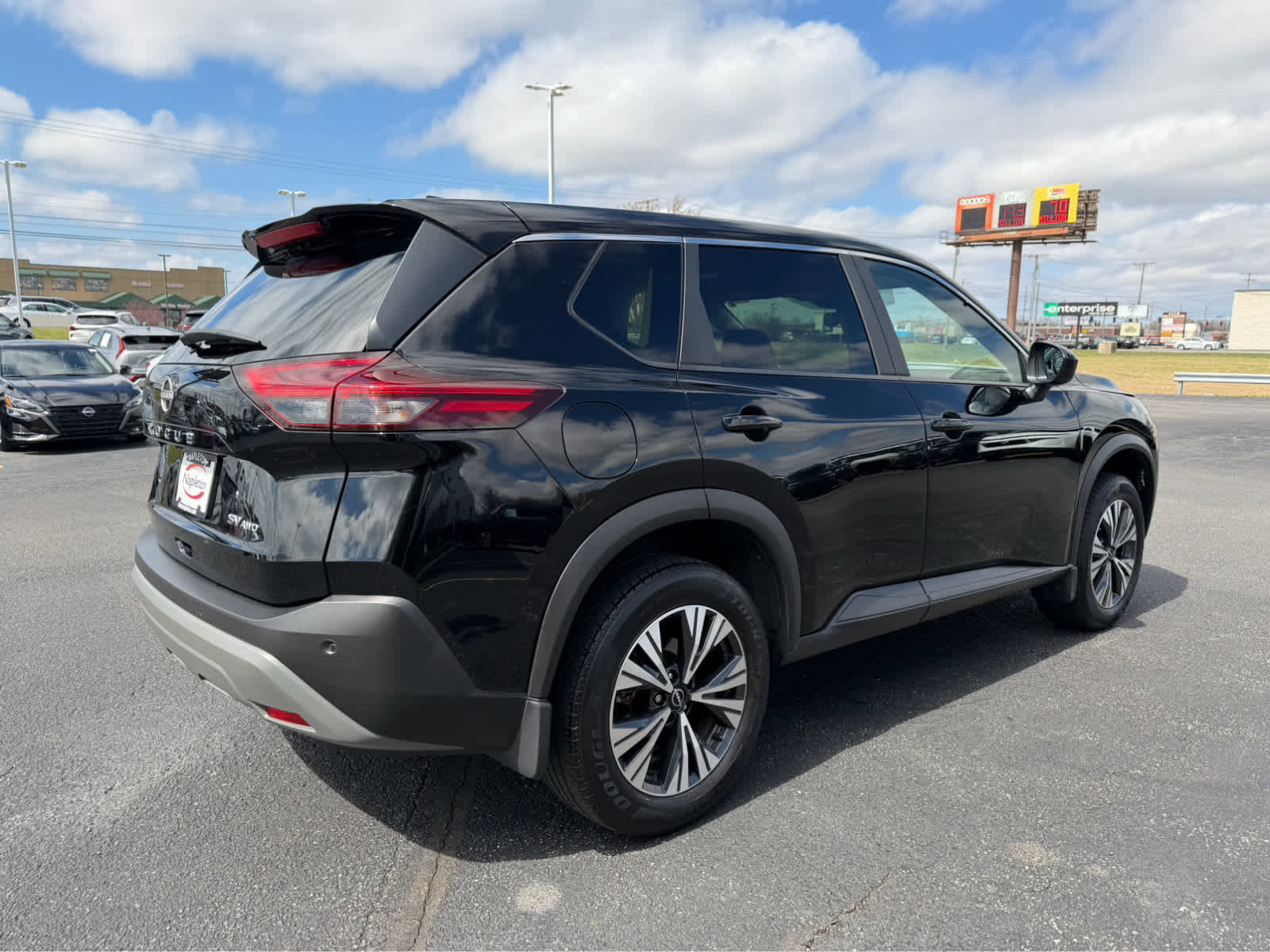 Used 2023 Nissan Rogue SV image 8