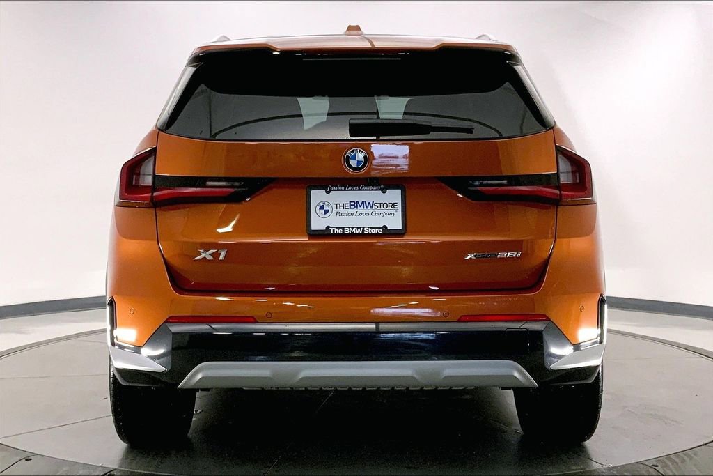 Certified 2025 BMW X1 xDrive28i AWD/4WD image 3