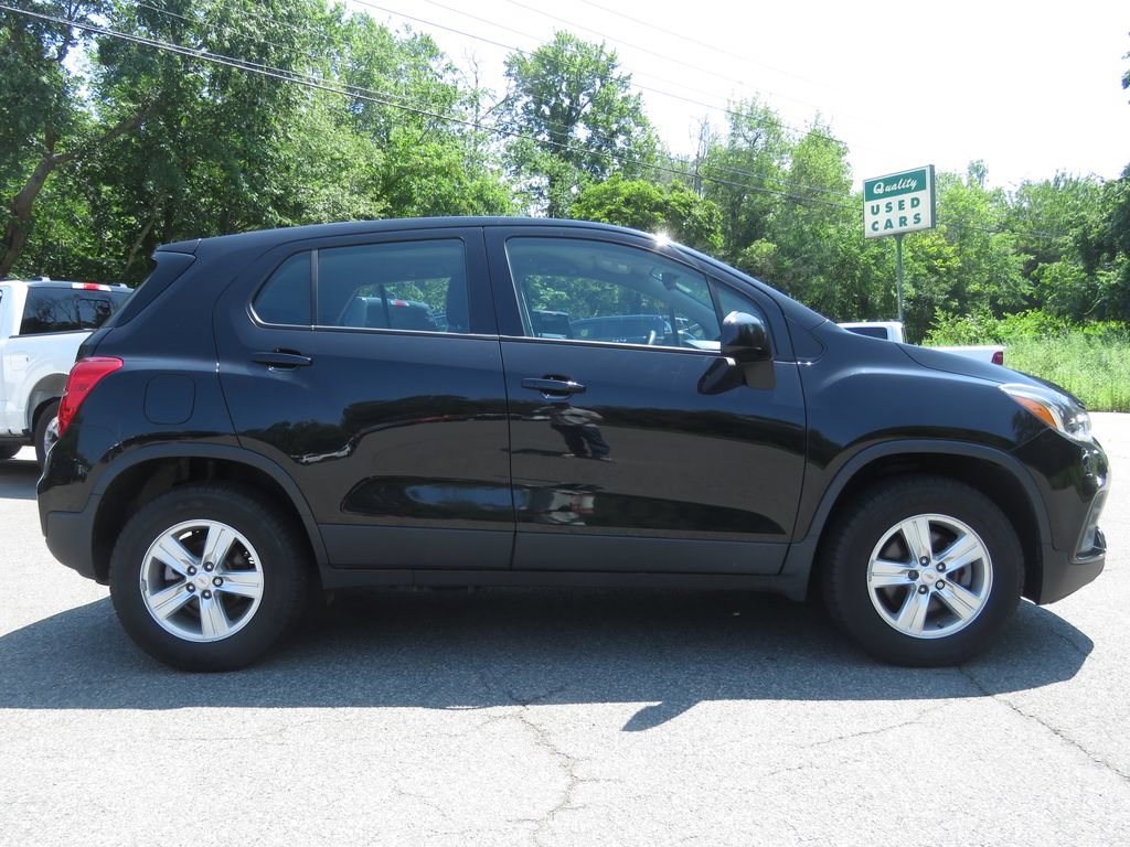 Used 2020 Chevrolet Trax LS AWD/4WD image 4