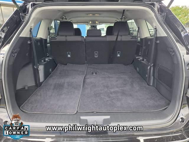 Used 2021 Toyota Highlander L FWD image 17