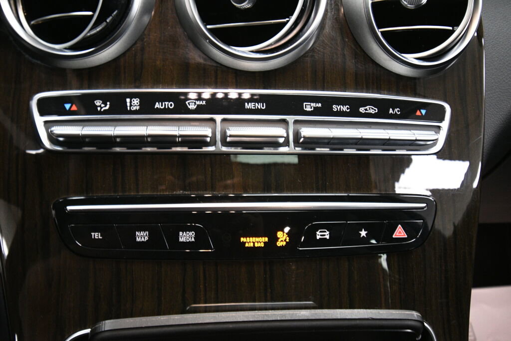 Used 2020 Mercedes-Benz GLC 300 4MATIC image 15
