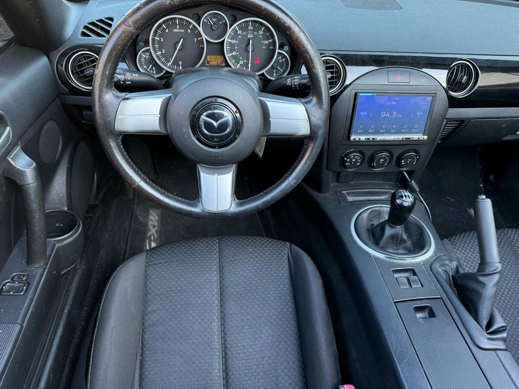 Used 2006 MAZDA MX-5 Miata image 10