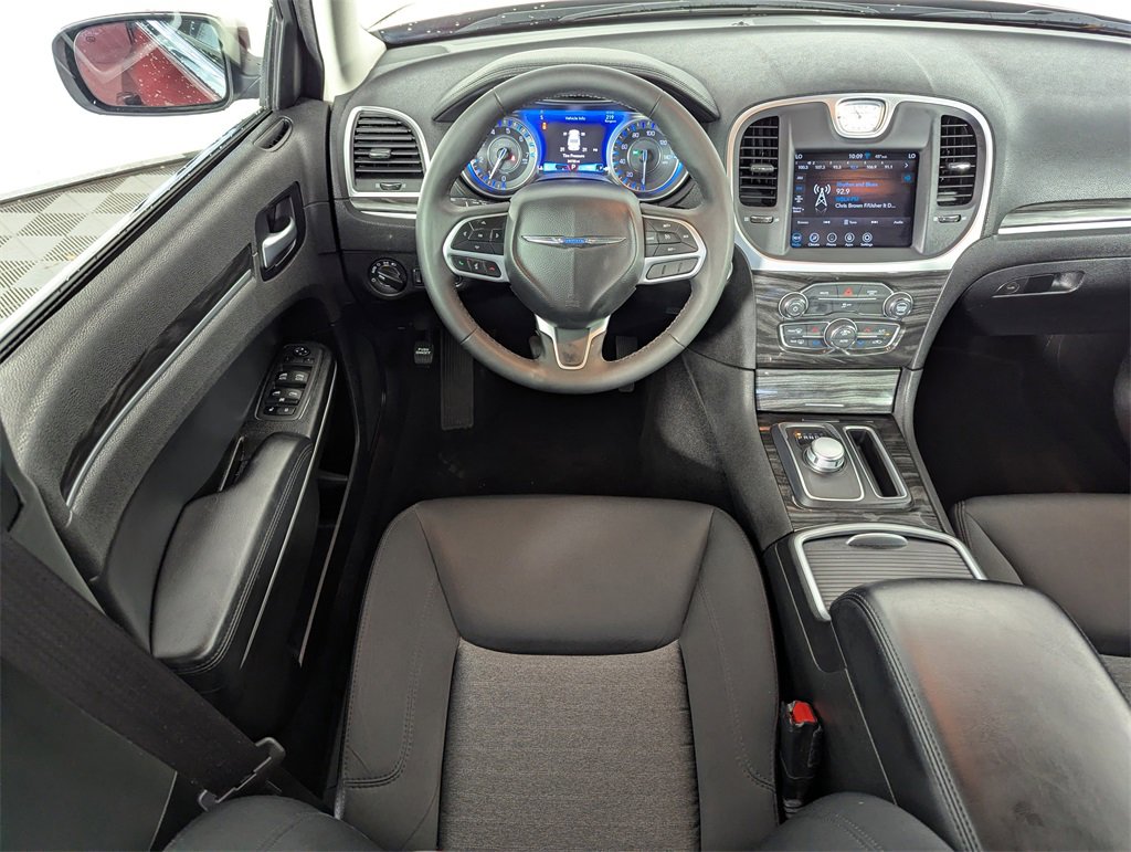 Used 2022 Chrysler 300 Touring image 14