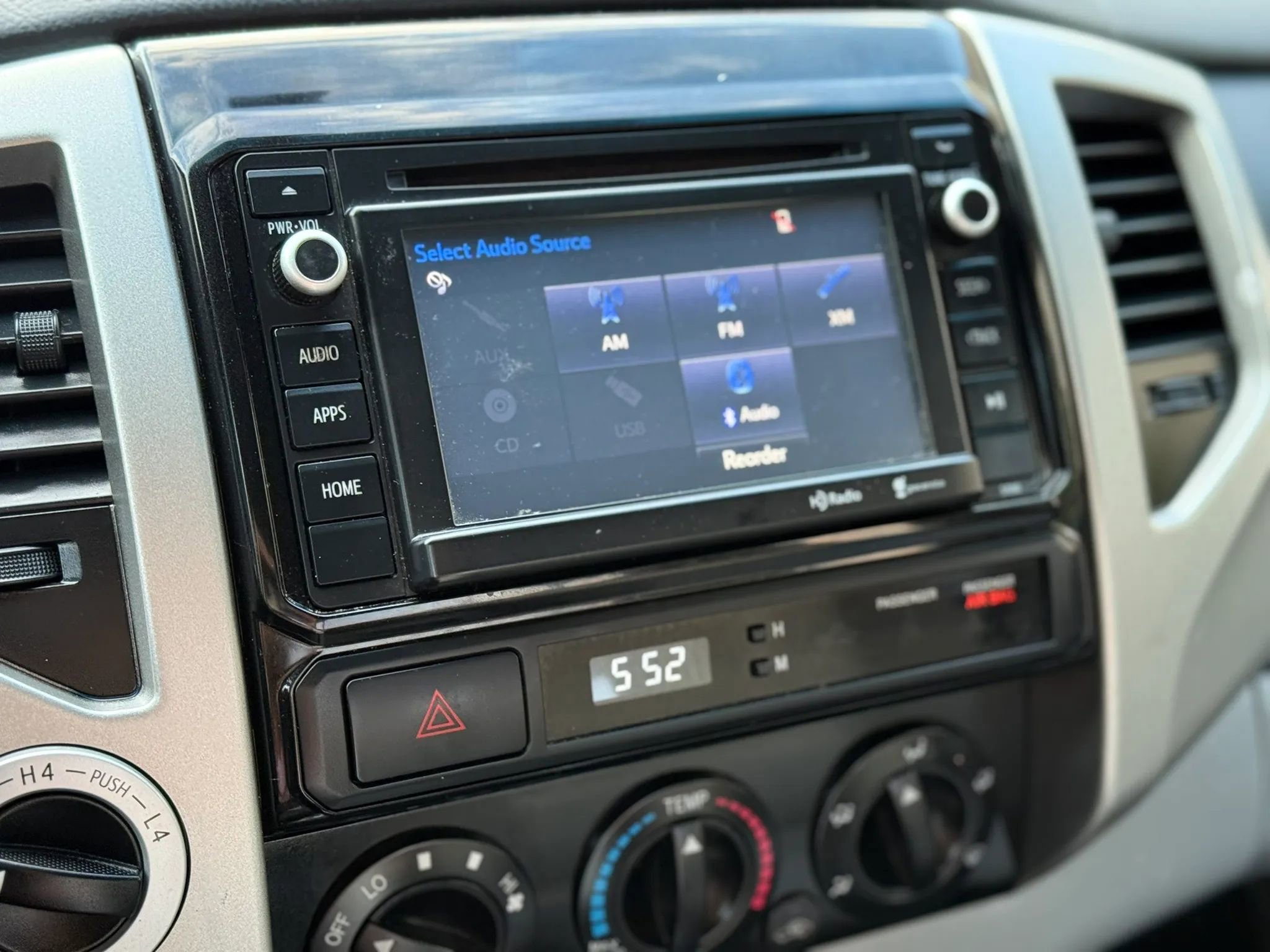 Used 2014 Toyota Tacoma 4x4 Access Cab w/ SR5 Package image 23