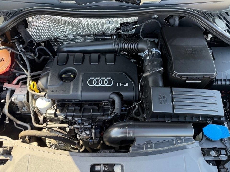 Used 2018 Audi Q3 2.0T Premium Plus w/ Premium Plus Package AWD/4WD image 16