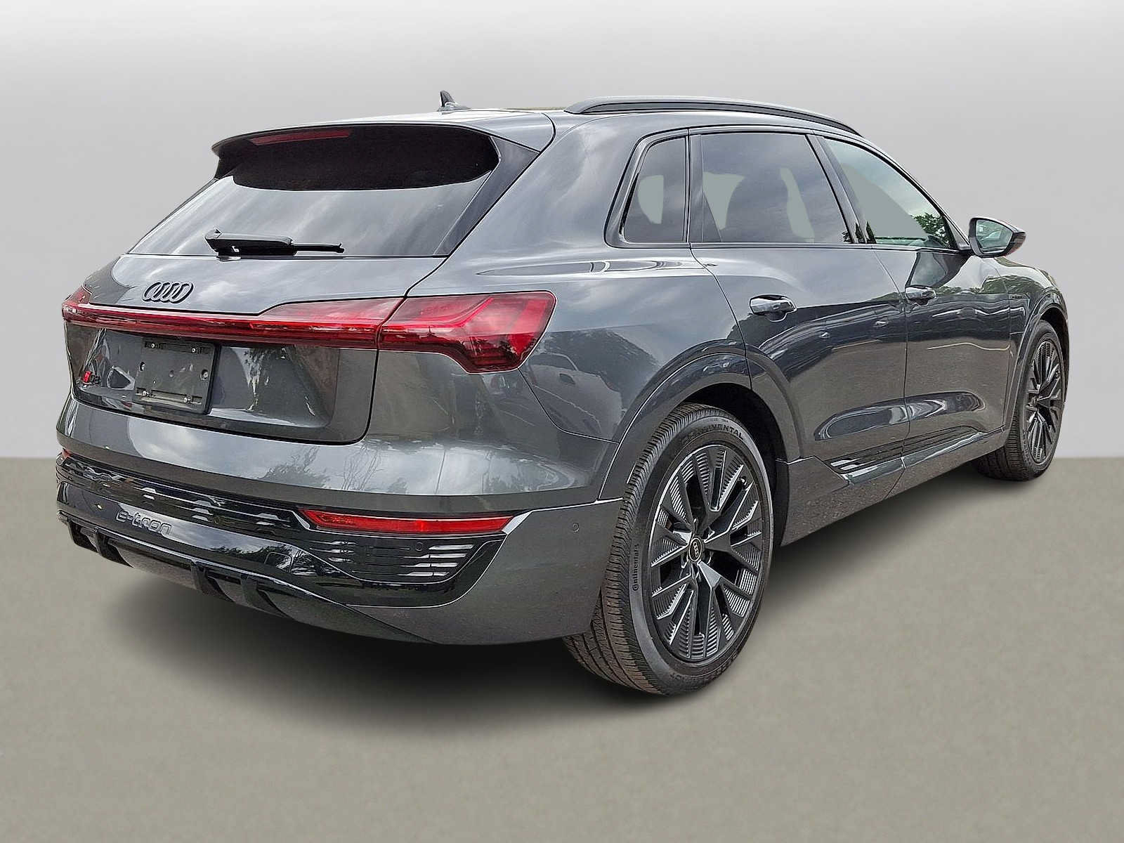 Used 2024 Audi Q8 e-tron Prestige AWD/4WD image 31