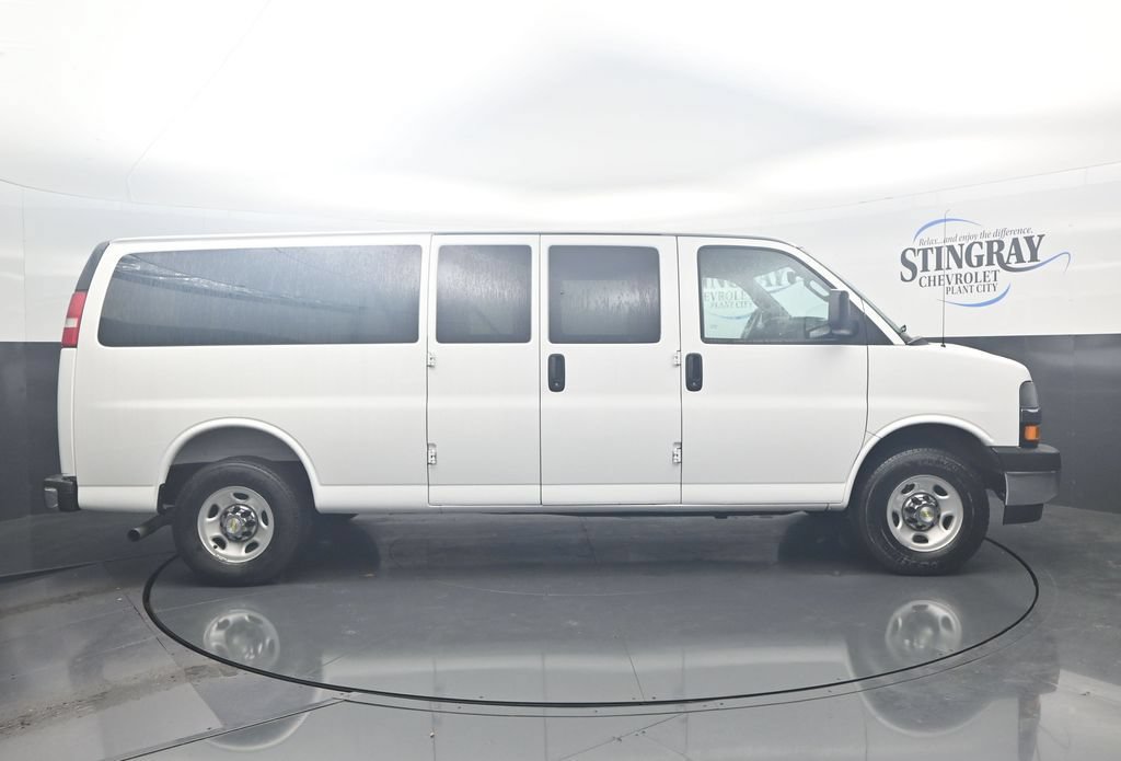 Used 2025 Chevrolet Express 3500 LT w/ LT Preferred Equipment Group RWD image 8