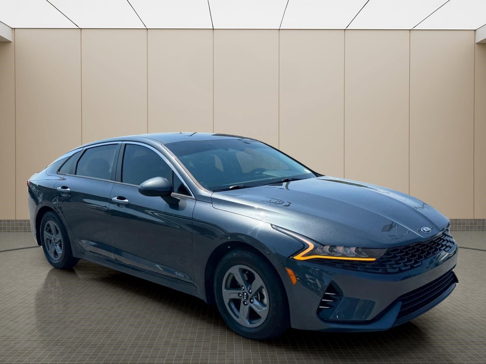 Used 2021 Kia K5 LXS AWD/4WD image 2