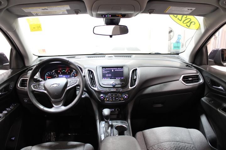 Used 2022 Chevrolet Equinox LT image 2
