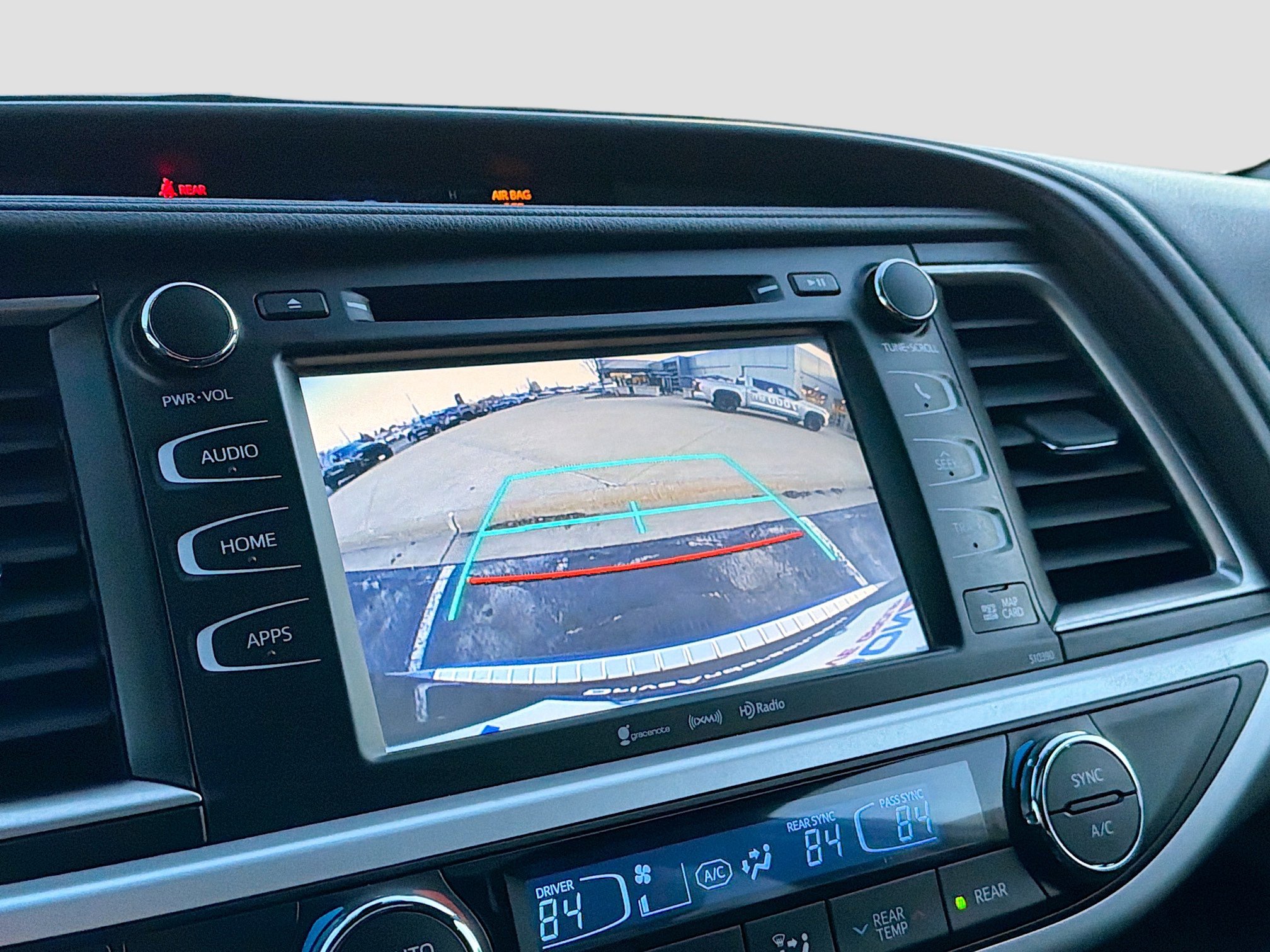 Used 2019 Toyota Highlander XLE image 19