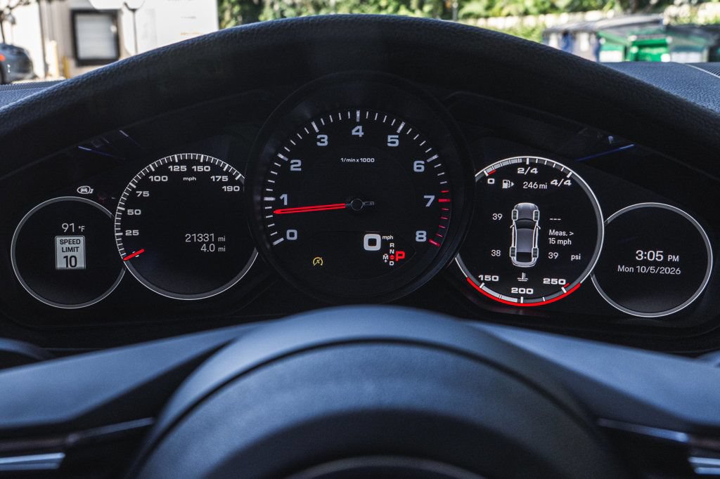 Used 2023 Porsche Panamera image 17