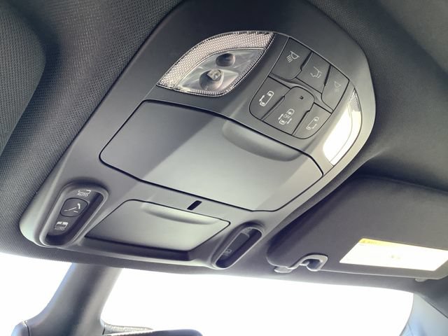 New 2027 Chrysler Pacifica Limited FWD image 20