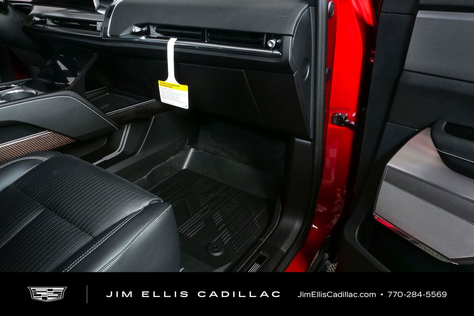 New 2027 Cadillac Vistiq Sport w/ LPO, Floor Liner Package AWD/4WD image 25