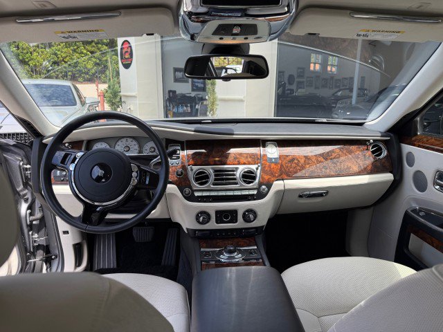 Used 2012 Rolls-Royce Ghost image 11