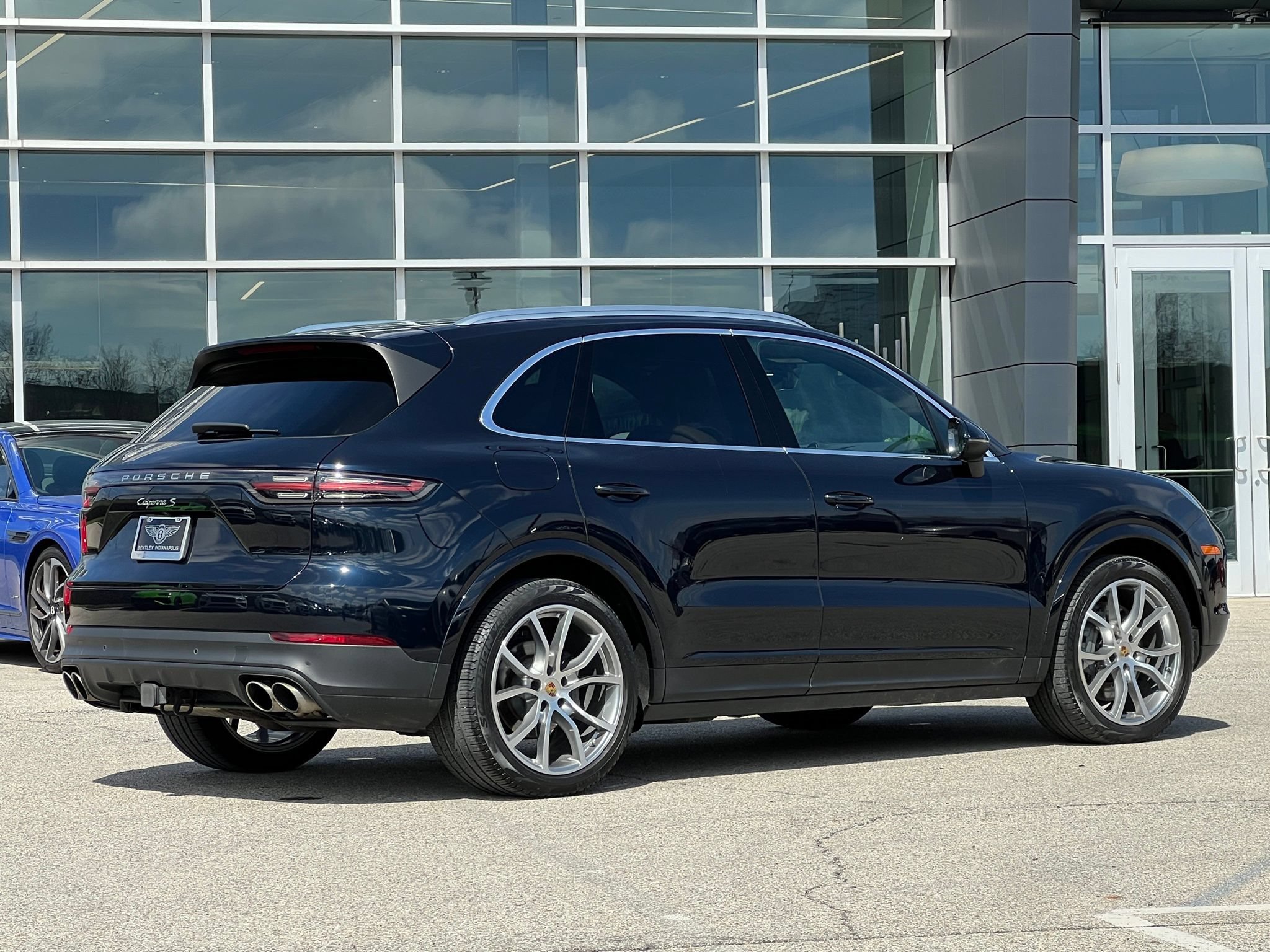 Used 2021 Porsche Cayenne S AWD/4WD image 3