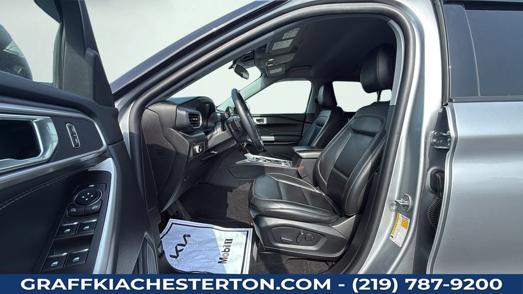 Used 2021 Ford Explorer XLT w/ Equipment Group 202A AWD/4WD image 21