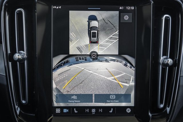 Certified 2025 Volvo XC40 B5 Plus image 41