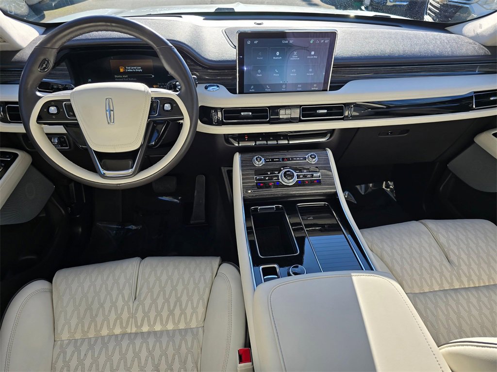 Used 2023 Lincoln Aviator Black Label w/ Dynamic Handling Package image 19