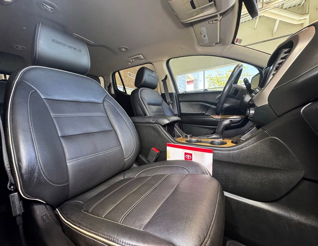 Used 2017 GMC Acadia Denali w/ Technology Package FWD image 48