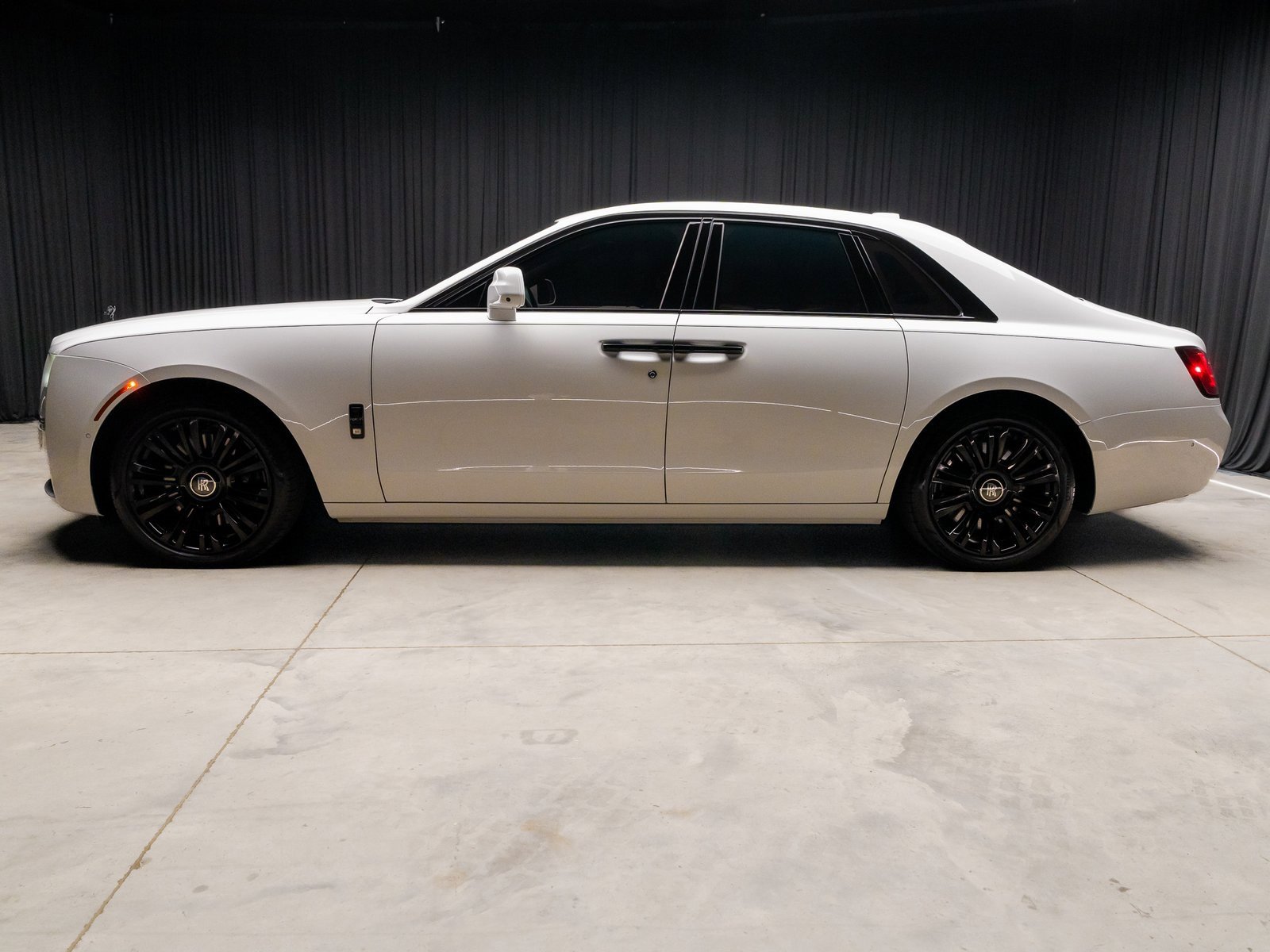 Used 2021 Rolls-Royce Ghost image 11