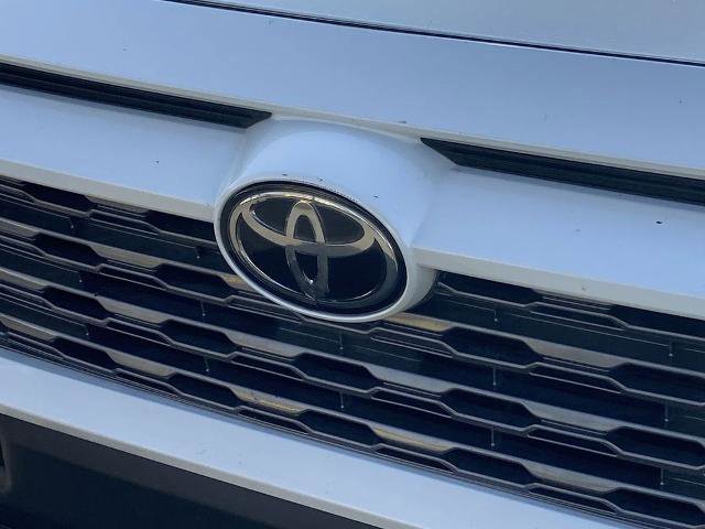 Used 2019 Toyota RAV4 Limited image 28
