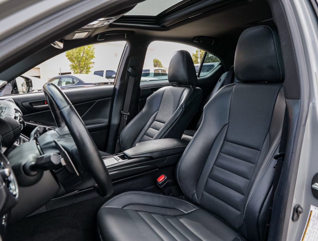 Used 2024 Lexus IS 350 F Sport RWD image 16
