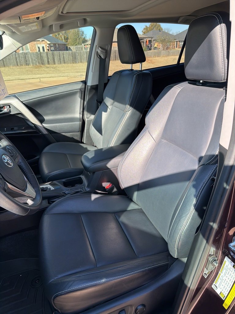 Used 2018 Toyota RAV4 Limited image 18