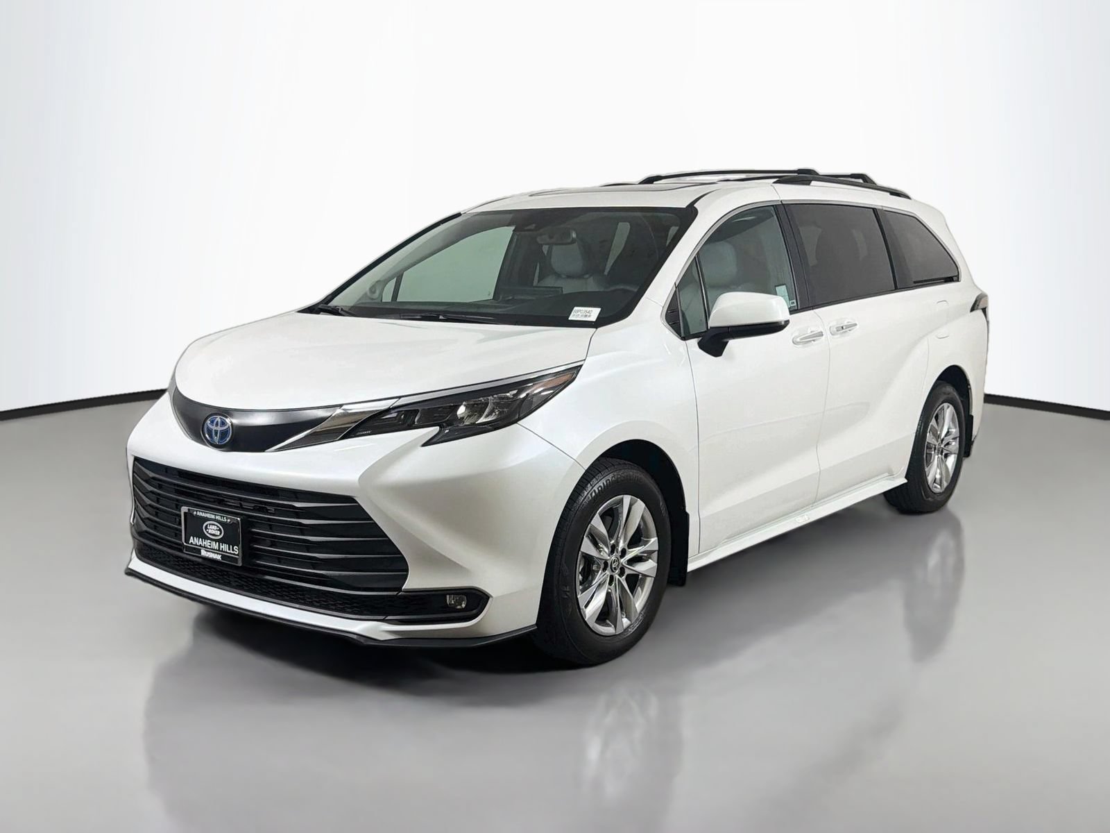 Used 2025 Toyota Sienna XLE w/ XLE Plus Package