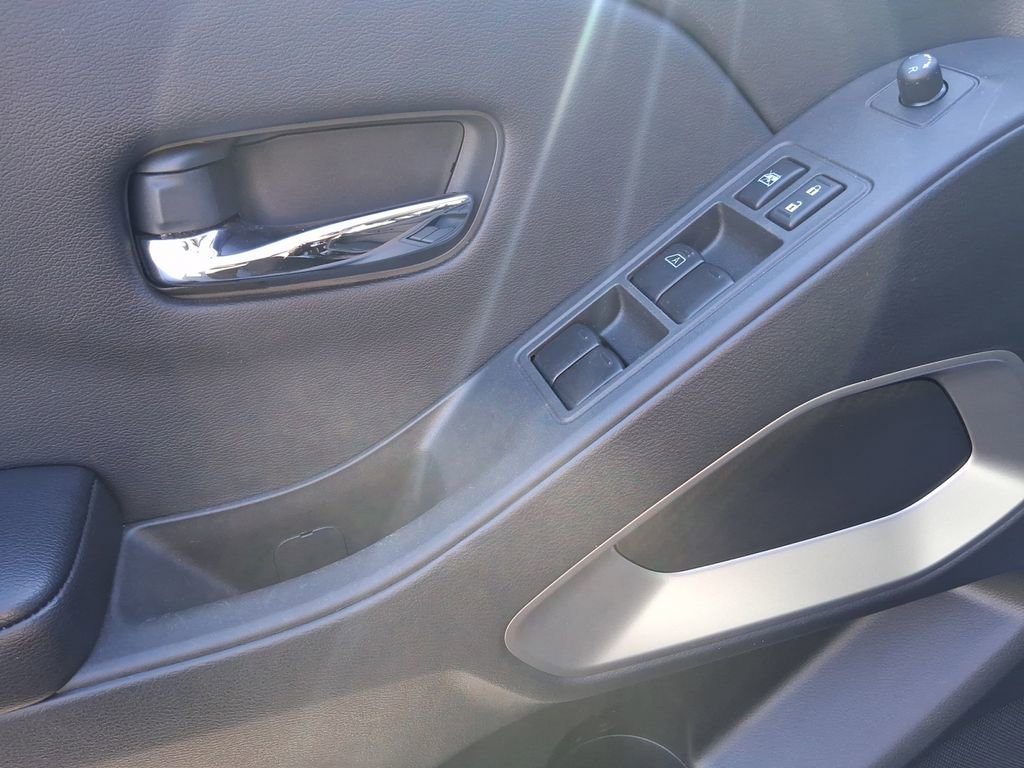 Certified 2025 Nissan Frontier SV w/ SV Convenience Package image 14