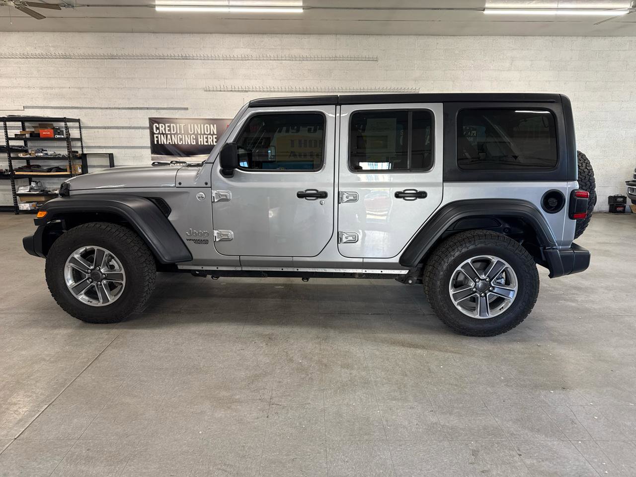 Used 2018 Jeep Wrangler Unlimited Sport S image 91