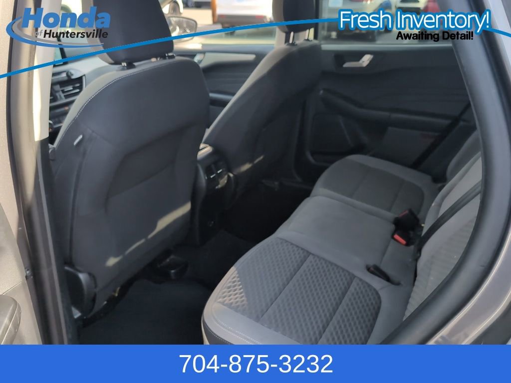 Used 2021 Ford Escape SE w/ SE Sport Appearance Package image 13
