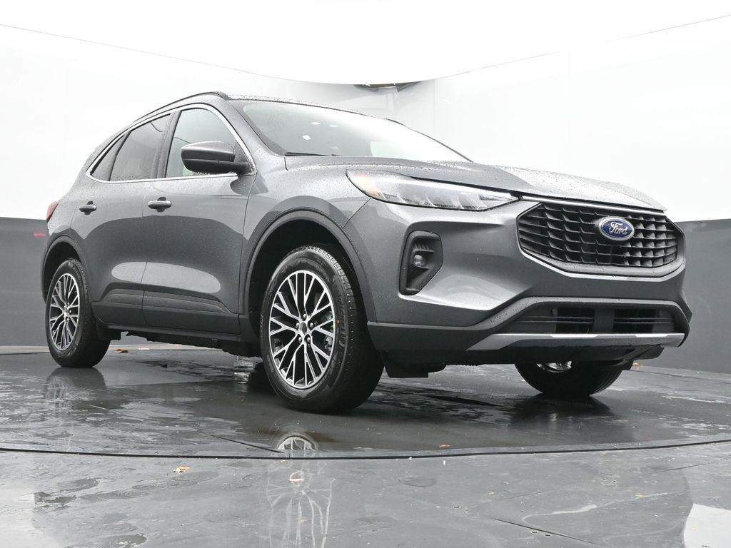 New 2026 Ford Escape SE w/ Class II Trailer Tow Package image 45