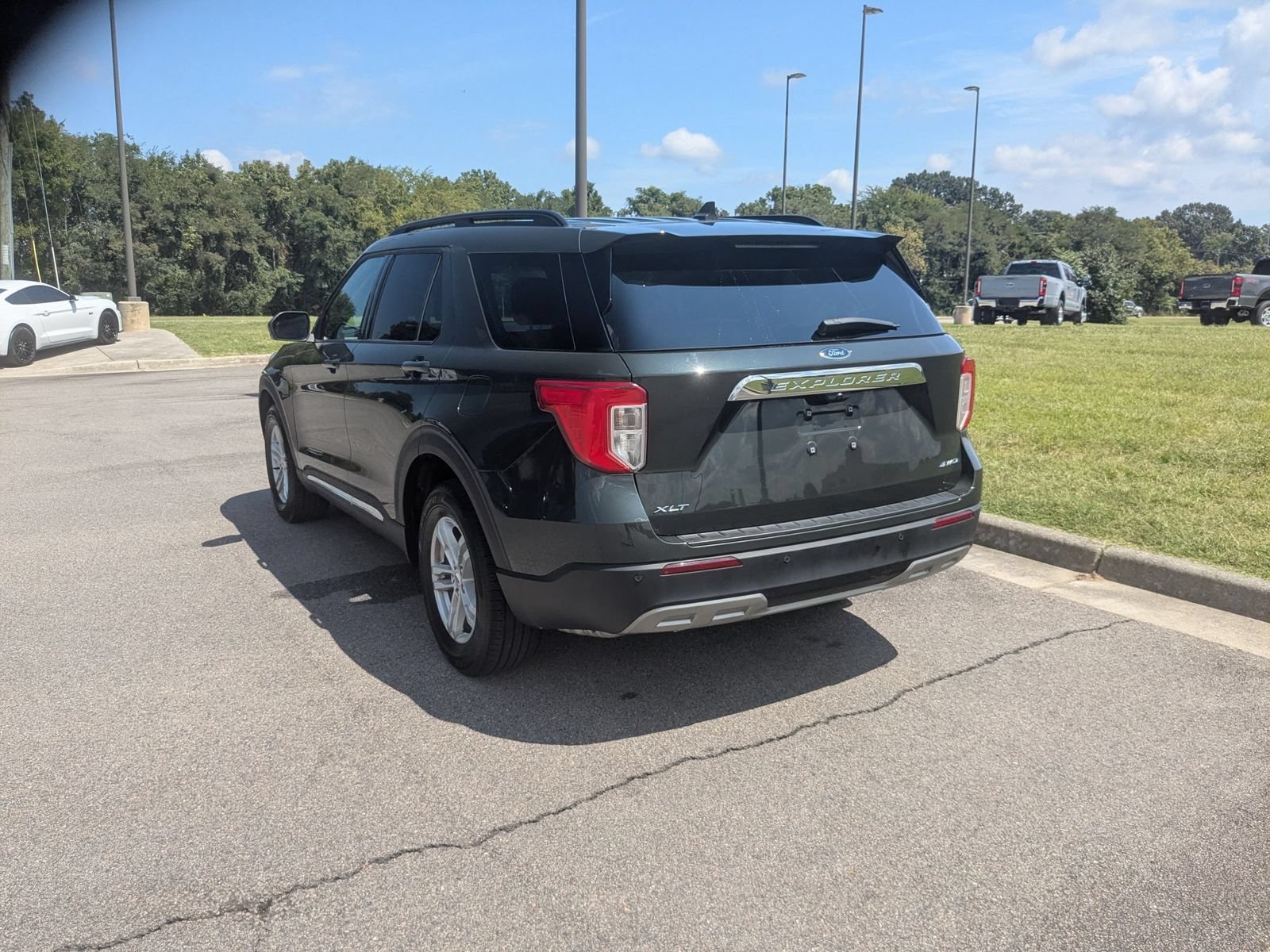 Used 2024 Ford Explorer XLT w/ Equipment Group 202A AWD/4WD image 5