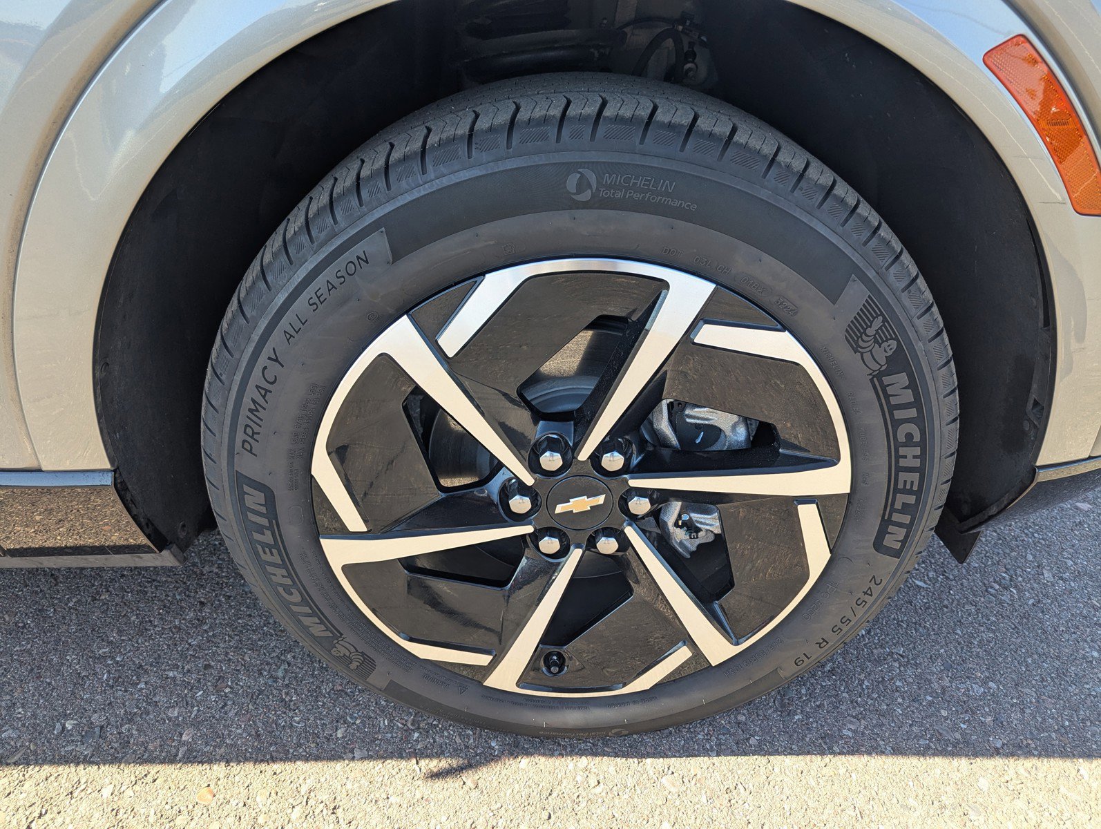 Used 2025 Chevrolet Equinox EV LT w/ Convenience Package image 10